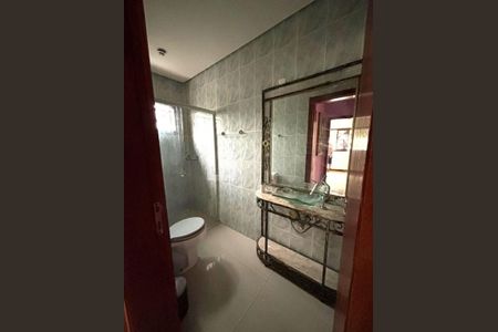 Casa para alugar com 80m², 2 quartos e 2 vagas Casa para alugar com 80m², 2 quartos e 2 vagasBanheiro