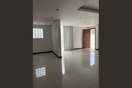 Sala de casa para alugar com 2 quartos, 80m² em Moenda, Florianópolis
