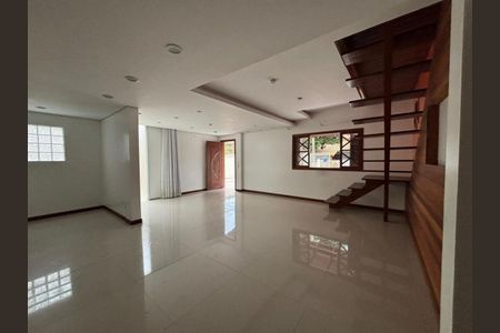 Sala de casa para alugar com 2 quartos, 80m² em Moenda, Florianópolis