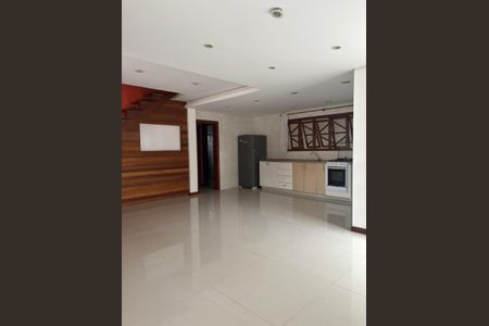 Casa para alugar com 80m², 2 quartos e 2 vagas Casa para alugar com 80m², 2 quartos e 2 vagasCozinha