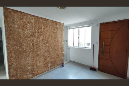 Sala de apartamento para alugar com 2 quartos, 42m² em Jardim do Castelo, Ferraz de Vasconcelos