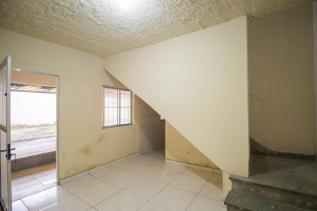 Sala de casa para alugar com 4 quartos, 120m² em Boaçu, São Gonçalo