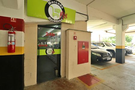 Apartamento para alugar com 52m², 2 quartos e 1 vagamercado