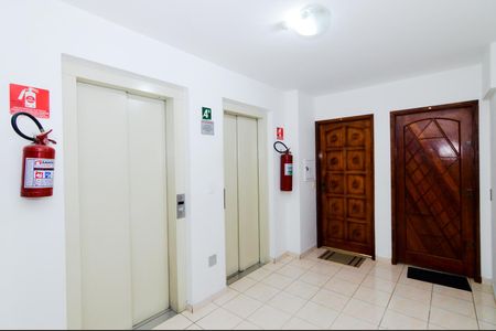 Apartamento à venda com 52m², 2 quartos e 1 vagaHall de entrada
