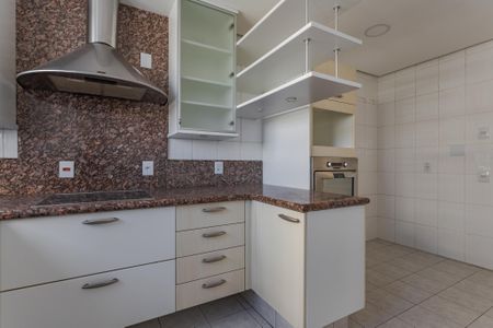 Apartamento para alugar com 170m², 3 quartos e 3 vagasCozinha e Área de Serviço