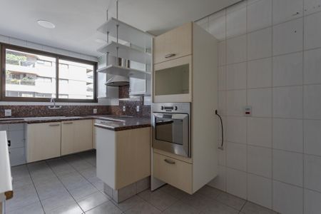 Apartamento para alugar com 170m², 3 quartos e 3 vagasCozinha e Área de Serviço