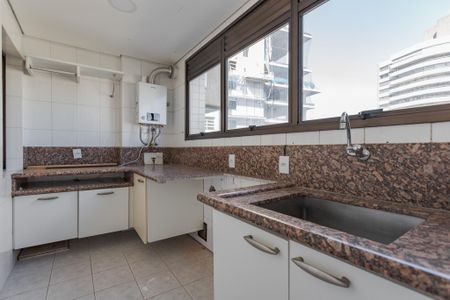 Apartamento para alugar com 170m², 3 quartos e 3 vagasCozinha e Área de Serviço