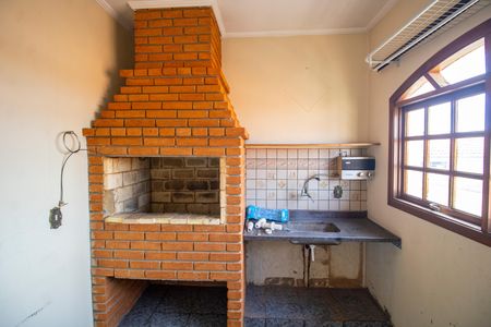 Casa à venda com 224m², 3 quartos e 6 vagas Casa à venda com 224m², 3 quartos e 6 vagasSalão com Churrasqueira
