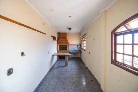 Casa à venda com 224m², 3 quartos e 6 vagas Casa à venda com 224m², 3 quartos e 6 vagasSalão com Churrasqueira