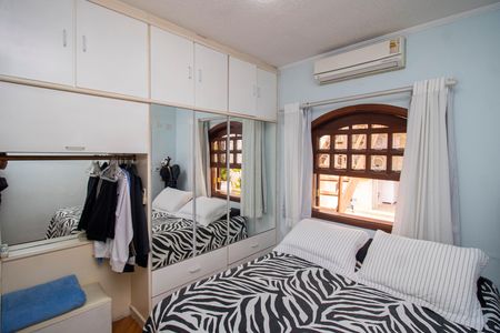 Casa à venda com 224m², 3 quartos e 6 vagas Casa à venda com 224m², 3 quartos e 6 vagasSuíte 2