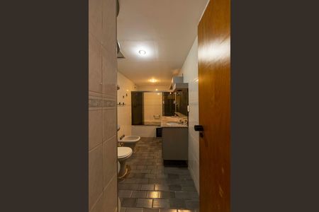 Apartamento à venda com 160m², 4 quartos e 2 vagasBanheiro da suite