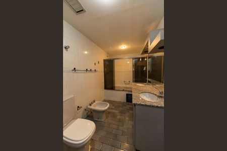 Apartamento à venda com 160m², 4 quartos e 2 vagasBanheiro da suite