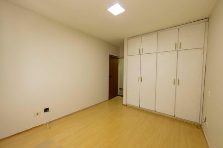 Apartamento à venda com 160m², 4 quartos e 2 vagasQuarto 1