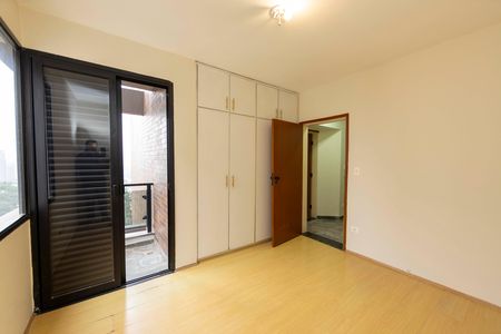 Apartamento à venda com 160m², 4 quartos e 2 vagasQuarto 2