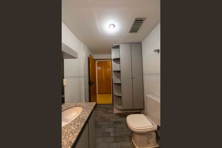 Apartamento à venda com 160m², 4 quartos e 2 vagasBanheiro da suite