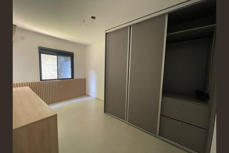 Casa à venda com 58m², 3 quartos e 2 vagas