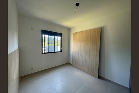Casa à venda com 58m², 3 quartos e 2 vagas