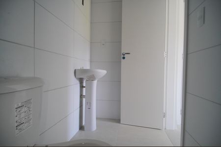 Casa à venda com 58m², 3 quartos e 2 vagasBanheiro da Suíte