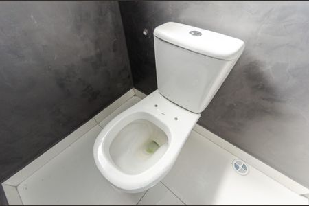 Casa à venda com 180m², 3 quartos e 2 vagas Casa à venda com 180m², 3 quartos e 2 vagasBanheiro 1