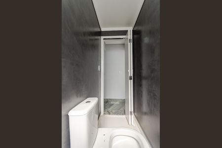 Casa à venda com 180m², 3 quartos e 2 vagas Casa à venda com 180m², 3 quartos e 2 vagasBanheiro 2
