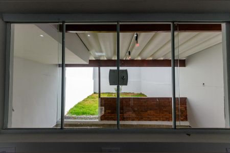 Casa à venda com 180m², 3 quartos e 2 vagas Casa à venda com 180m², 3 quartos e 2 vagasCozinha - Janela