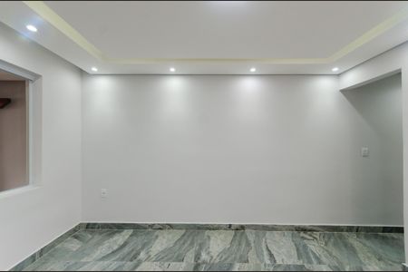 Casa à venda com 180m², 3 quartos e 2 vagas Casa à venda com 180m², 3 quartos e 2 vagasSala