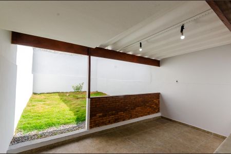 Casa à venda com 180m², 3 quartos e 2 vagas Casa à venda com 180m², 3 quartos e 2 vagasÁrea de Serviço