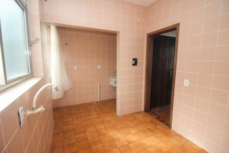 Apartamento à venda com 53m², 2 quartos e sem vaga Apartamento à venda com 53m², 2 quartos e sem vagaCozinha e Área de Serviço