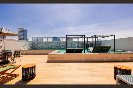Studio para alugar com 24m², 1 quarto e sem vaga Studio para alugar com 24m², 1 quarto e sem vagaÁrea comum - Piscina