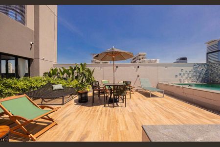 Studio para alugar com 24m², 1 quarto e sem vaga Studio para alugar com 24m², 1 quarto e sem vagaÁrea comum - Piscina