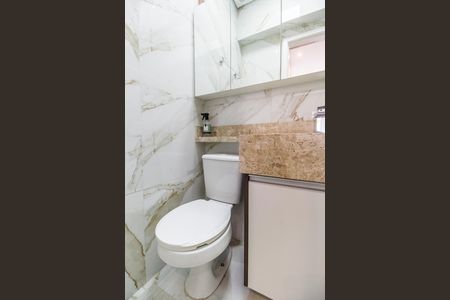 Apartamento à venda com 68m², 2 quartos e 2 vagas Apartamento à venda com 68m², 2 quartos e 2 vagasBanheiro da Suíte