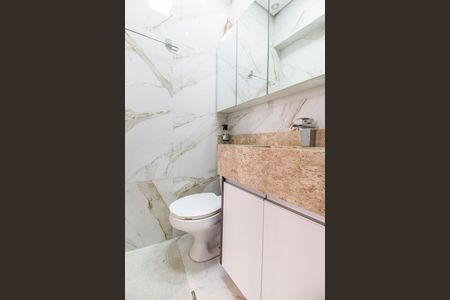 Apartamento à venda com 68m², 2 quartos e 2 vagas Apartamento à venda com 68m², 2 quartos e 2 vagasBanheiro da Suíte