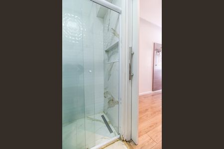 Apartamento à venda com 68m², 2 quartos e 2 vagas Apartamento à venda com 68m², 2 quartos e 2 vagasBanheiro da Suíte