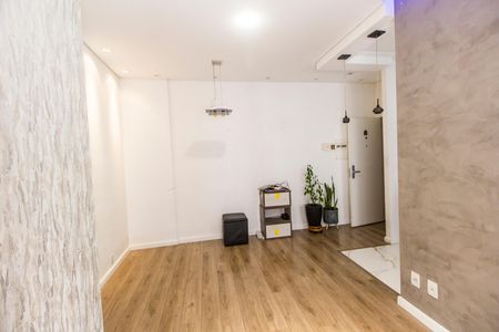 Apartamento à venda com 68m², 2 quartos e 2 vagas Apartamento à venda com 68m², 2 quartos e 2 vagasSala