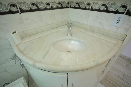 Casa à venda com 236m², 5 quartos e 2 vagasBanheiro da  Suíte 