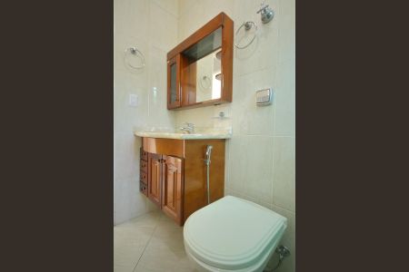Casa à venda com 236m², 5 quartos e 2 vagasBanheiro Social 