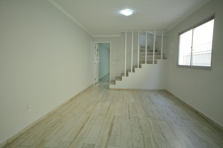 Casa à venda com 236m², 5 quartos e 2 vagasSala de jantar 
