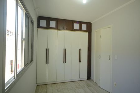 Casa à venda com 236m², 5 quartos e 2 vagasQuarto 2 