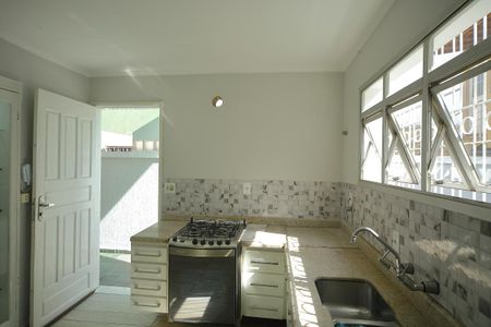Casa à venda com 236m², 5 quartos e 2 vagasCozinha 