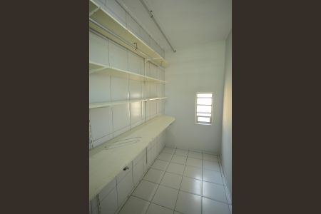 Casa à venda com 236m², 5 quartos e 2 vagasCloset da Suíte 