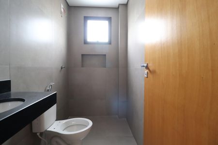 Apartamento para alugar com 185m², 4 quartos e 2 vagasBanheiro do Quarto 4