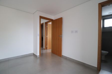 Apartamento para alugar com 185m², 4 quartos e 2 vagasQuarto 2 - Suíte