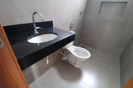 Banheiro Social de apartamento para alugar com 4 quartos, 185m² em Daniel Fonseca, Uberlândia