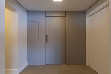 Apartamento à venda com 3 quartos, 200m² em Cambuí, Campinas