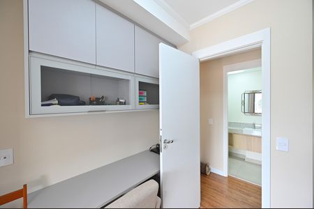 Apartamento à venda com 95m², 3 quartos e 2 vagasQuarto 3