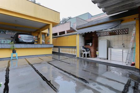 Casa à venda com 296m², 5 quartos e 3 vagasChurrasqueira
