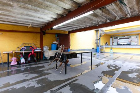 Casa à venda com 296m², 5 quartos e 3 vagasSalão de festas