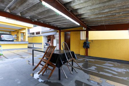 Casa à venda com 296m², 5 quartos e 3 vagasSalão de festas