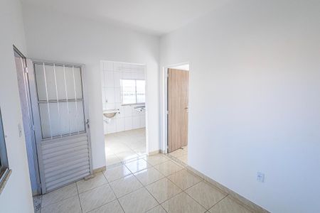 Sala de casa para alugar com 1 quarto, 46m² em Jardim Florencia (venda Nova), Belo Horizonte