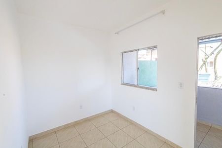 Sala de casa para alugar com 1 quarto, 46m² em Jardim Florencia (venda Nova), Belo Horizonte